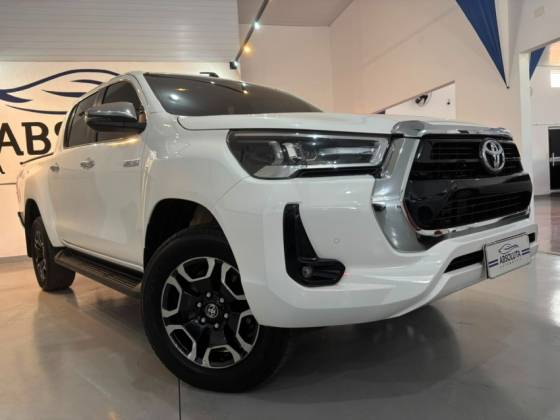 TOYOTA HILUX 2.8 D-4D TURBO DIESEL CD SRV 4X4 AUTOMÁTICO TOYOTA HILUX 2.8 D-4D TURBO DIESEL CD SRV 4X4 AUTOMÁTICO